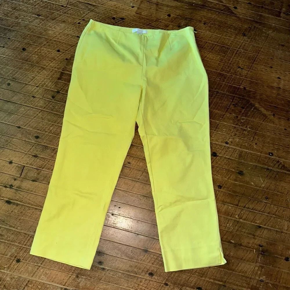 Chicos bright yellow 6/0.5 colorful cropped pants